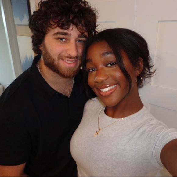 Sony Cyber-shot Dsc-w650! comes with charger, SD card adaptor, and SD card. - Picture 5 of 6